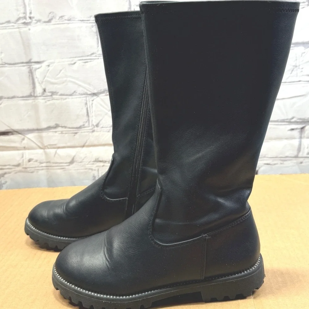 SO Tall Black Boots Girls Youth 2 Faux Leather Black Lug Sole Side Zip School